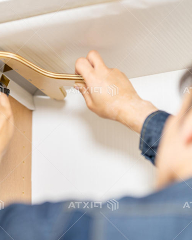 壁紙の貼り替え作業