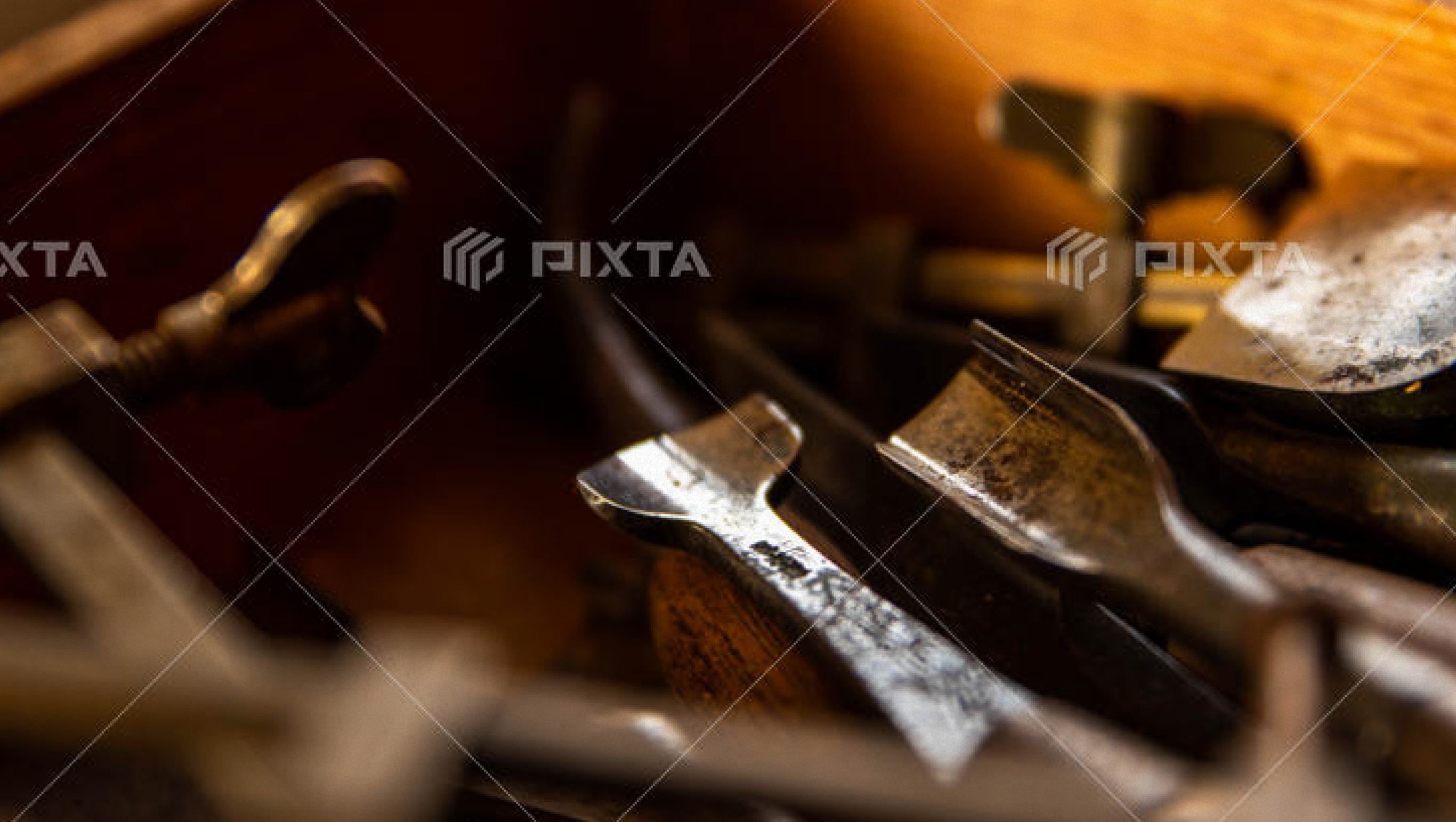 最後は職人の手と目で仕上げる